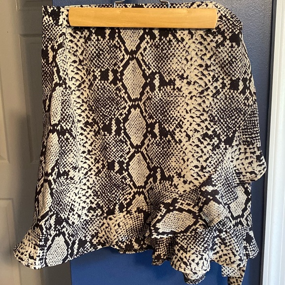 Nasty Gal Minu Skirt size 6 - Picture 1 of 5